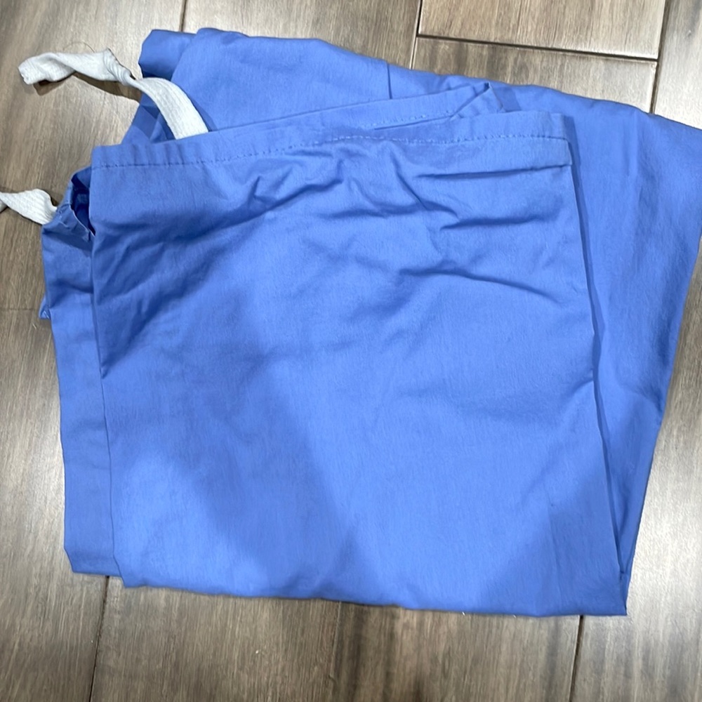 Scrub bottoms size small